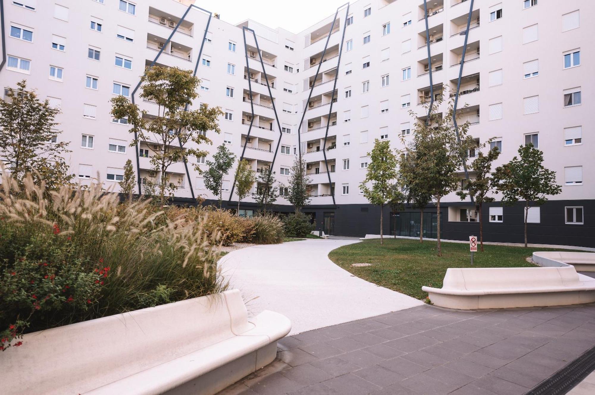 Flexible Selfcheckins 66 - Zagreb - Loggia - 80M2 - New - Luxury - Garage - 2 Bedrooms المظهر الخارجي الصورة
